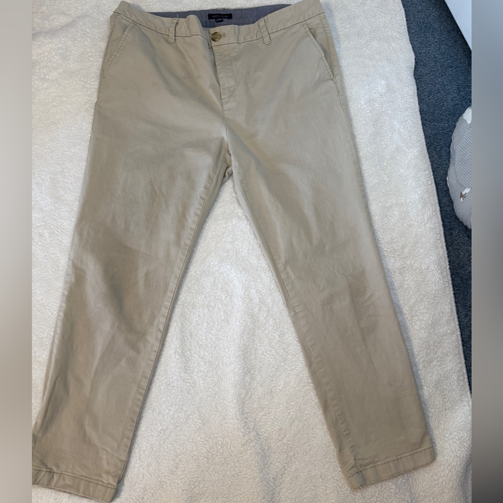 Tommy Hilfiger Women's Light Khaki Chinos